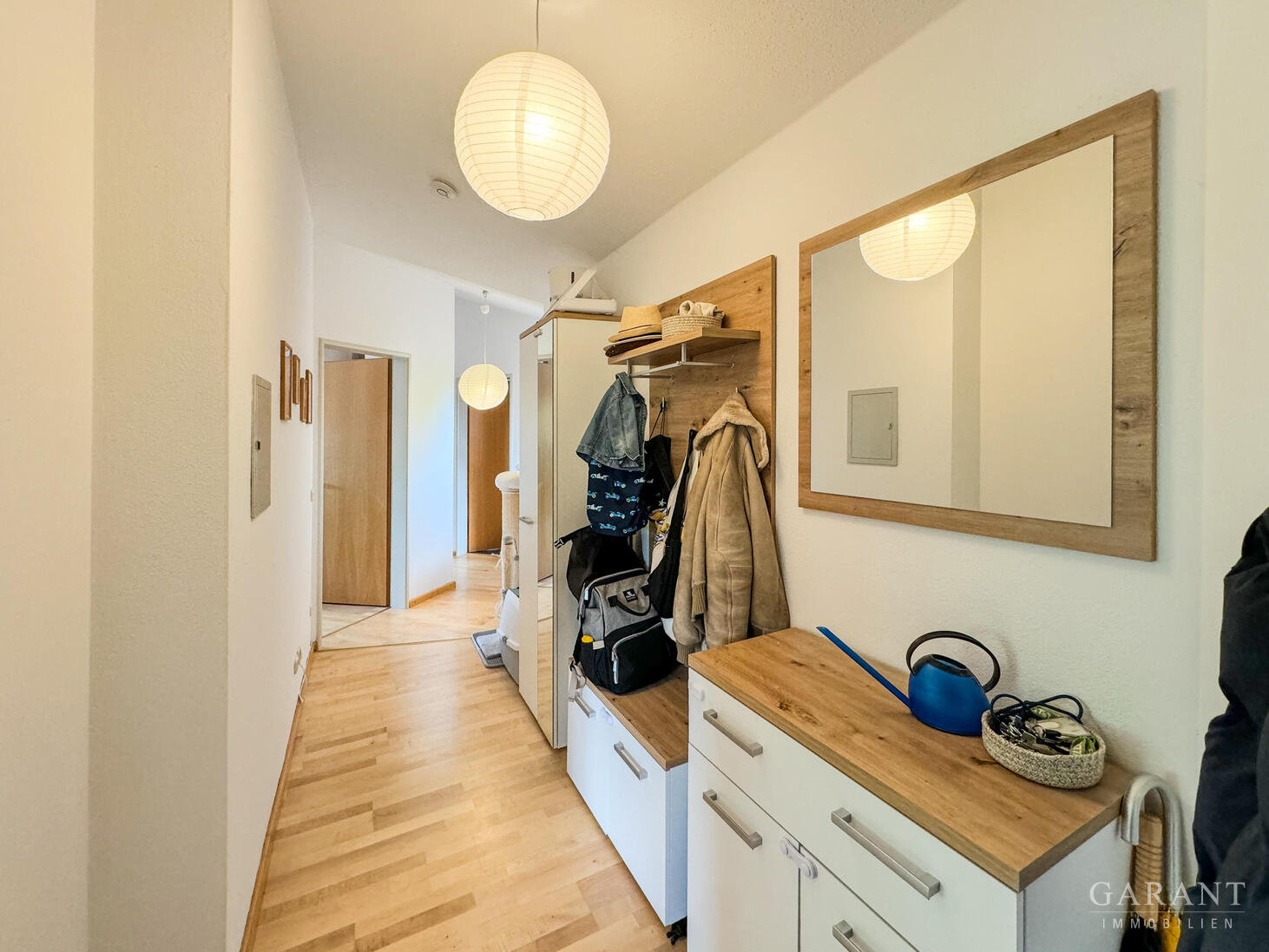 Charmante 3 Zimmer-Dachgeschosswohnung mit zwei Balkonen in ruhiger Bestlage von München-Bogenhausen