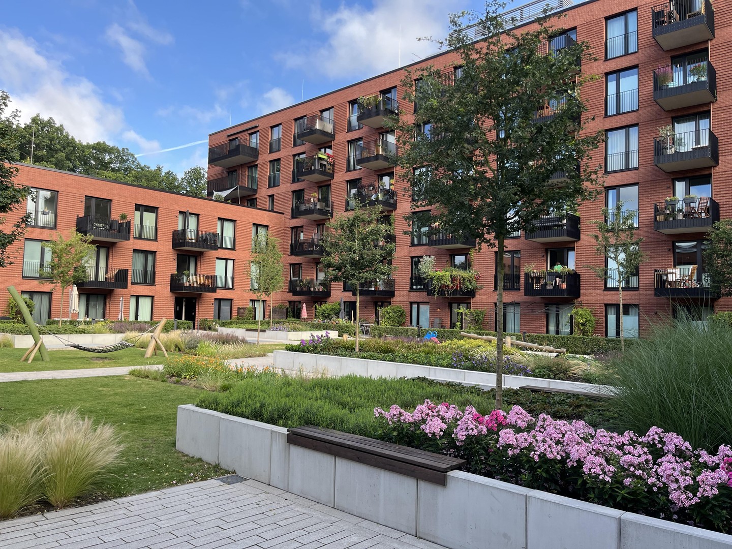 Exklusive 5-Zimmer-Wohnung mit TG-Stellplatz & Wallbox im Pergolenviertel am Stadtpark – Hamburg – Vorschaubild 2