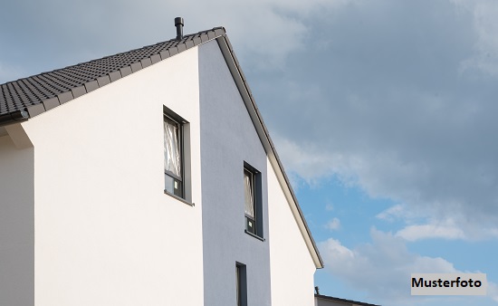 Stadthaus (Wohnungseigentum) nebst Balkon, Dachterrasse und Garten