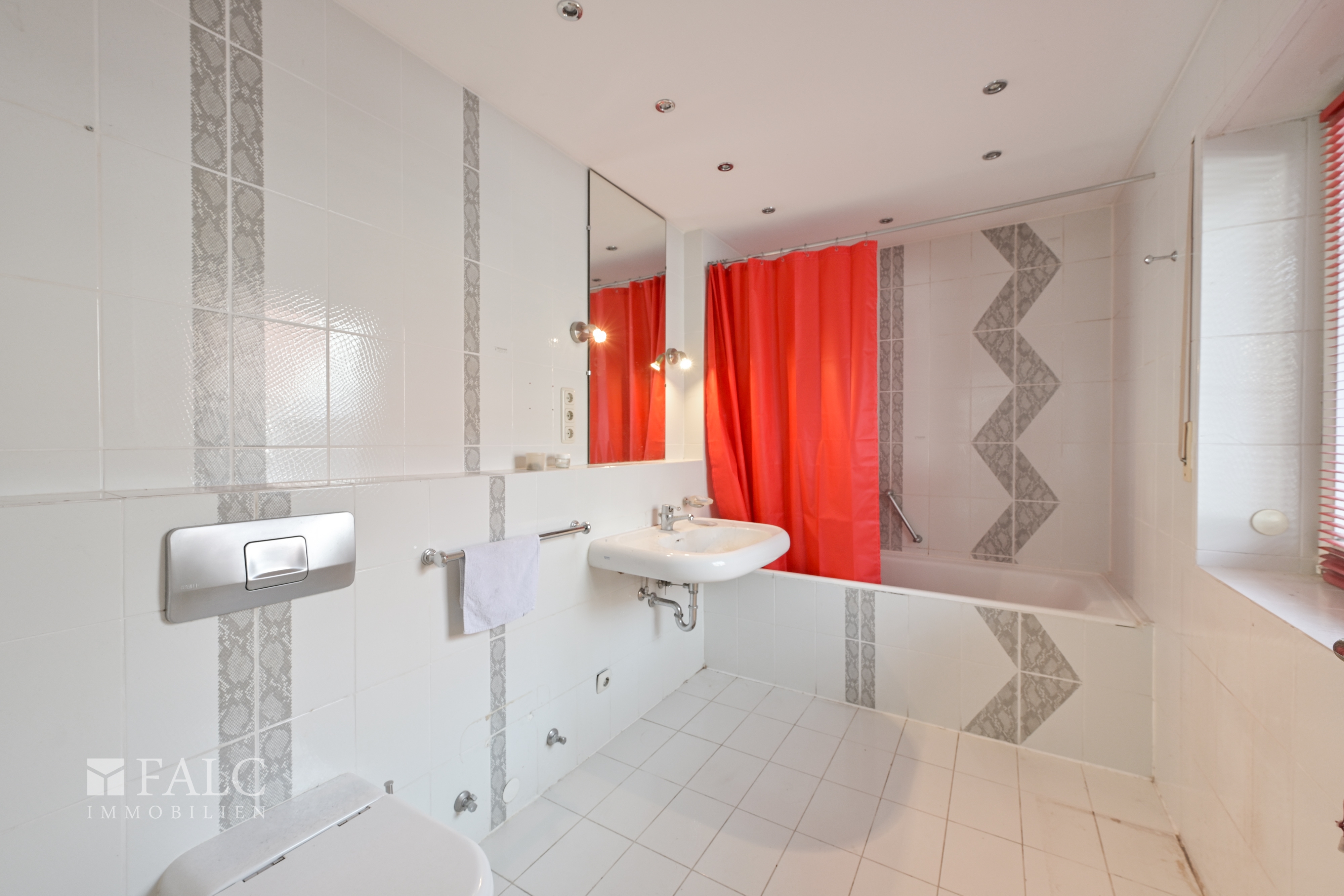 Gartenrefugium in Harlaching – Großzügige Maisonette-Wohnung mit drei Terrassen – München – Vorschaubild 11