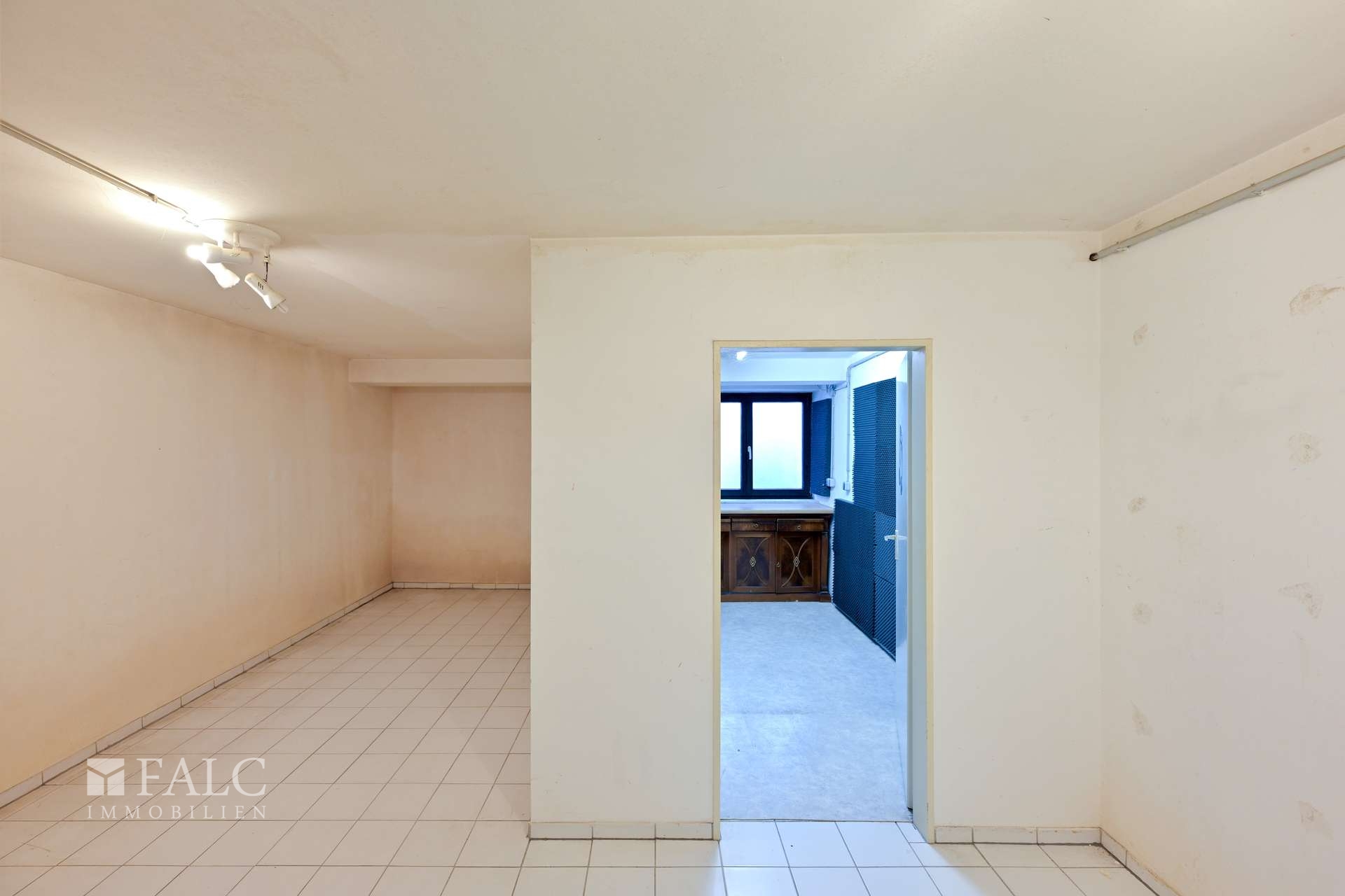 Gartenrefugium in Harlaching – Großzügige Maisonette-Wohnung mit drei Terrassen – München – Vorschaubild 22