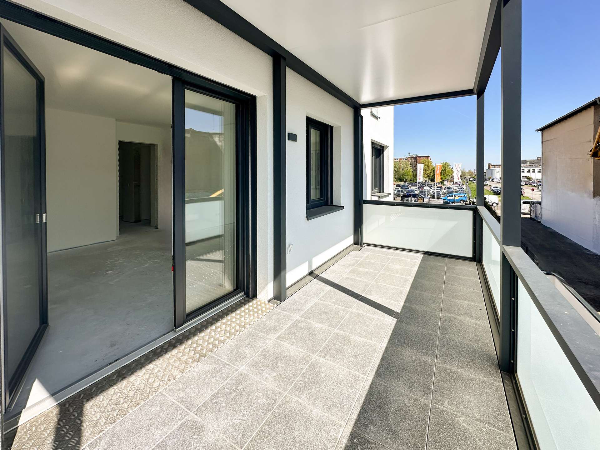 Erstbezug in 2. Reihe | Lift | Tageslichtbad | Balkon | TG-Stellplatz mgl. – Leipzig – Vorschaubild 3