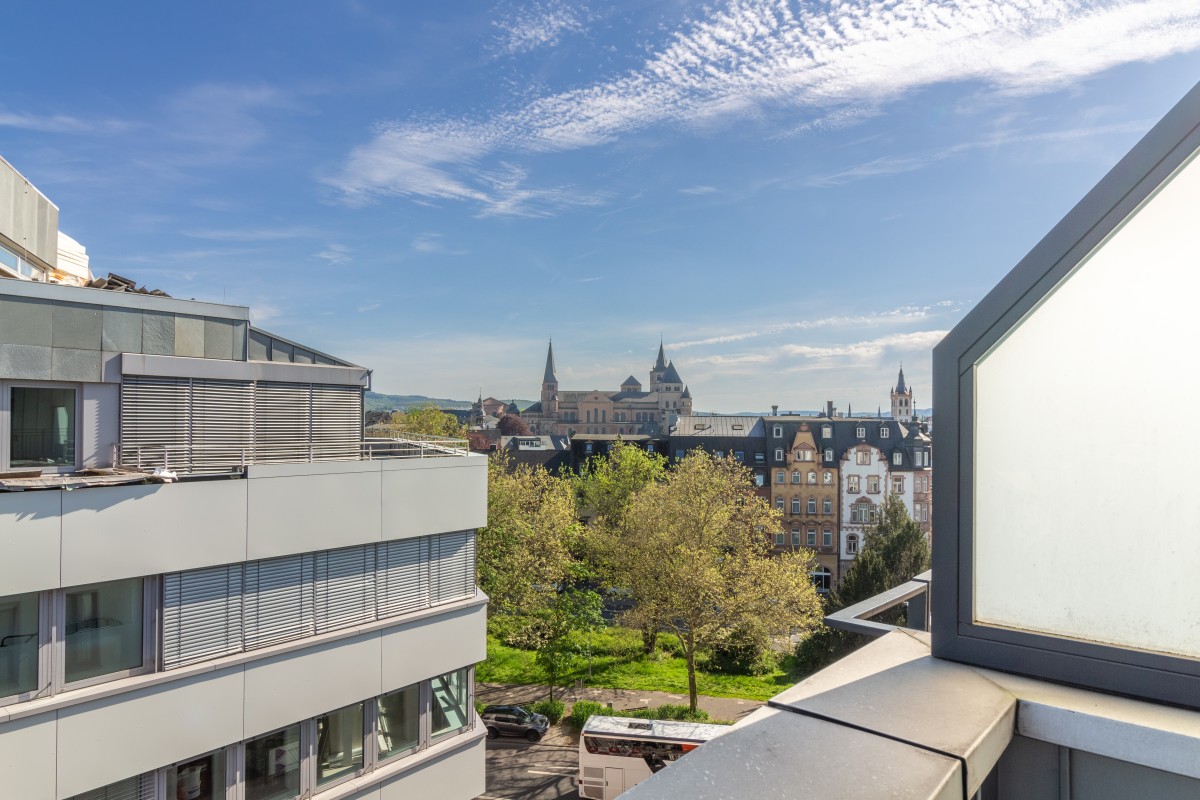Blick über die Stadt- Altersgerechte helle Penthousewohnung an der Fußgängerzone – Trier – Vorschaubild 5