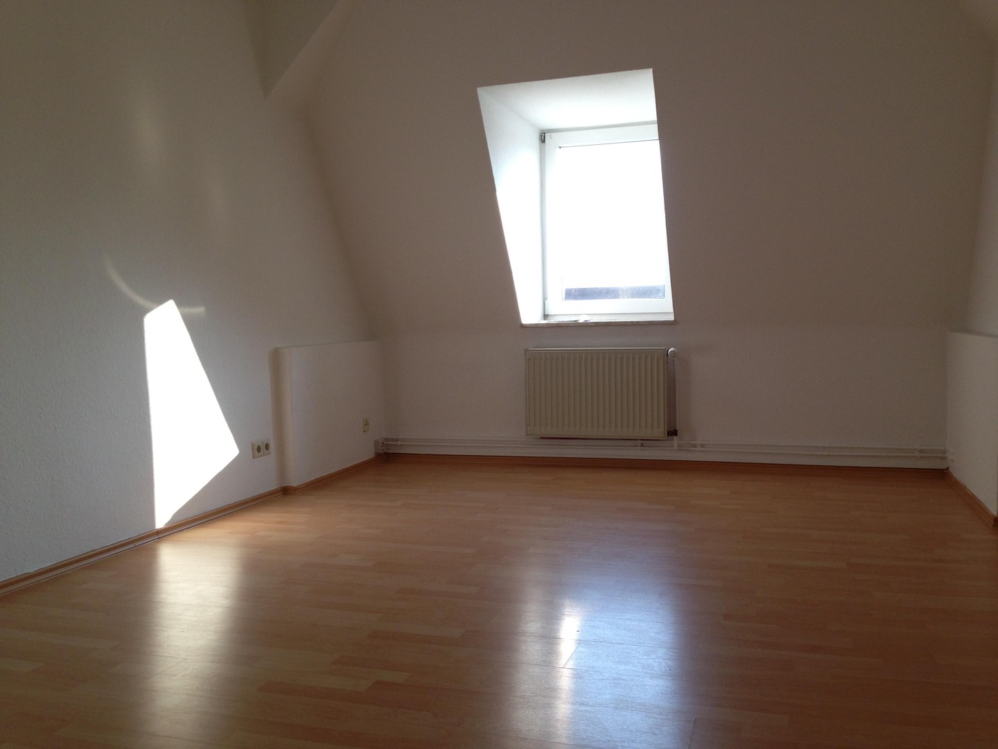 TOP 3 Raum DG WE, super Lage, Tageslichtbad, großer Balkon – Leipzig – Vorschaubild 11