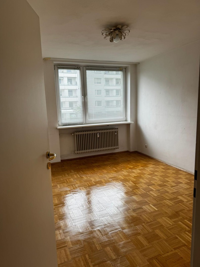 Lichtdurchflutete 3 Zi. K, Bad + WC – München – Vorschaubild 2