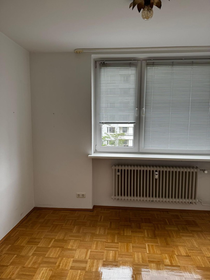 Lichtdurchflutete 3 Zi. K, Bad + WC – München – Vorschaubild 7