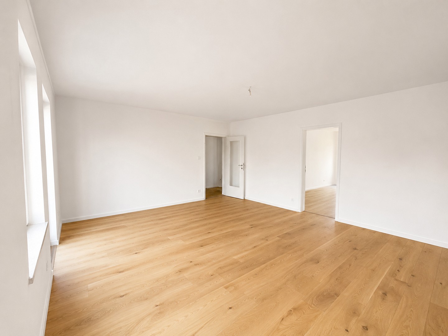 Bezugsfrei und mit Klimaanlage: Sanierte 2-Zimmer-Wohnung mit Balkon in der Maxvorstadt – München – Vorschaubild 6