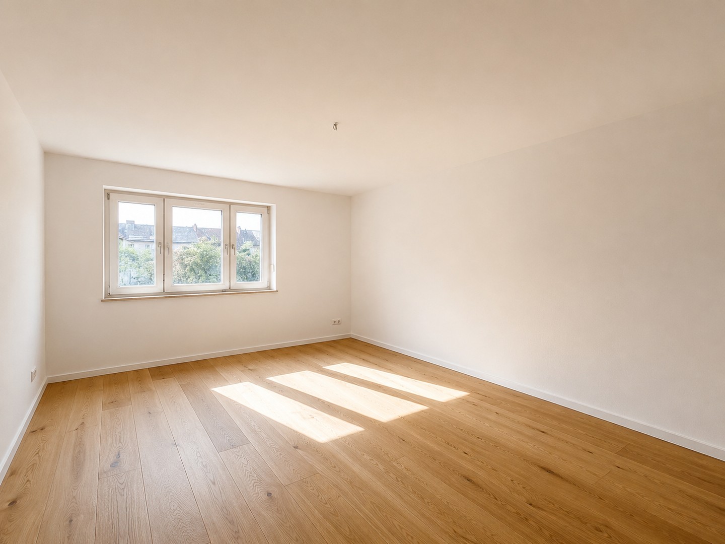 Bezugsfrei und mit Klimaanlage: Sanierte 2-Zimmer-Wohnung mit Balkon in der Maxvorstadt – München – Vorschaubild 8