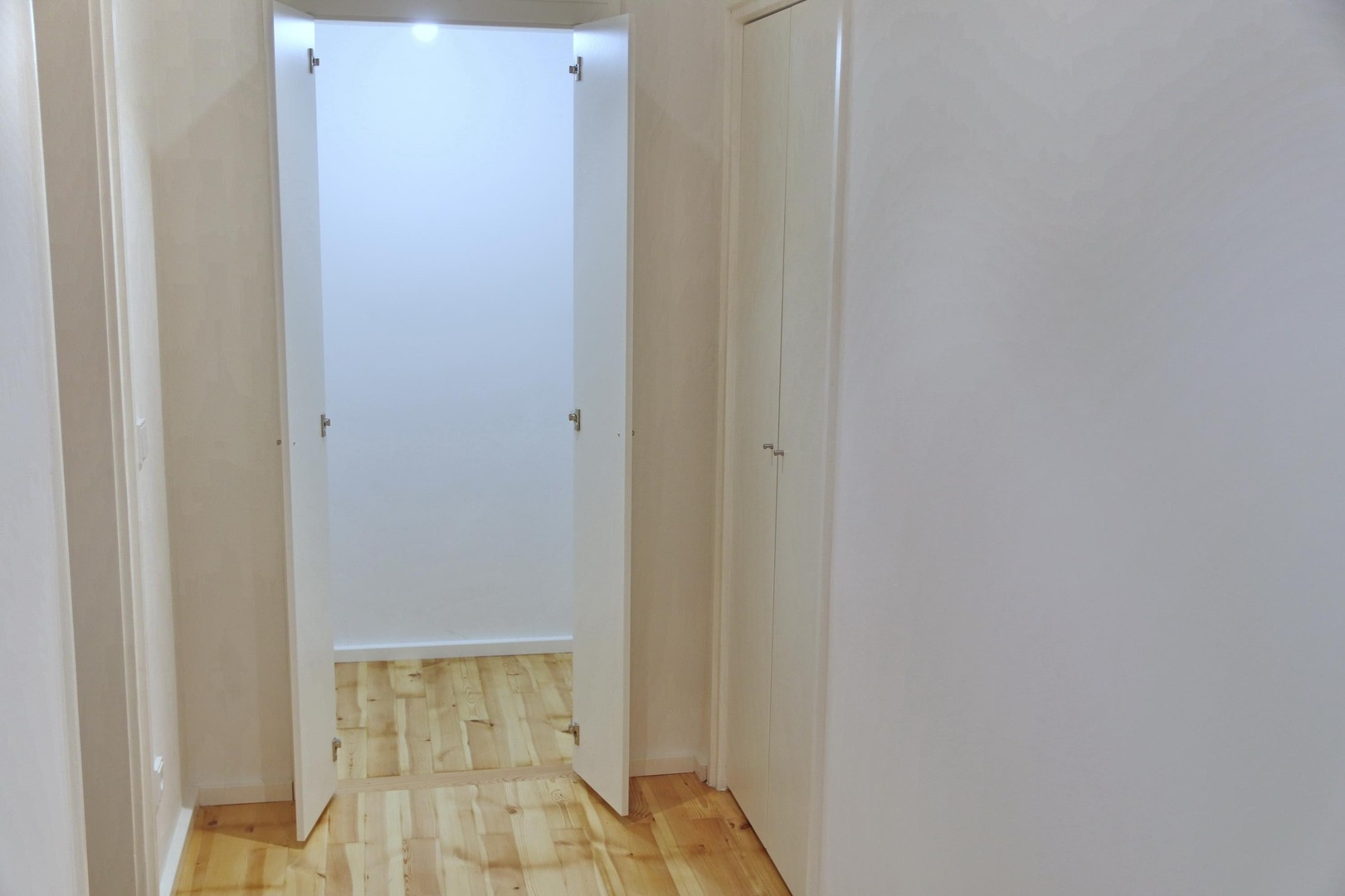 Top-Lage Lehel: sofort bezugsfreie 71 m2 Wohnung - frisch saniert mit offener Küche – München – Vorschaubild 31