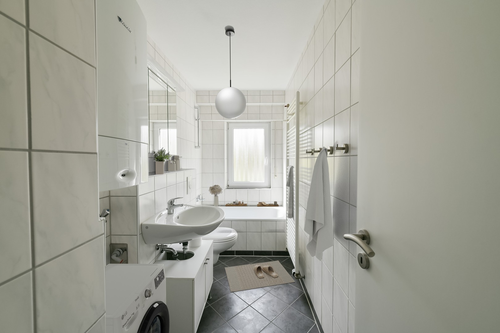 Attraktive, schöne und helle 3-Zimmer-Wohnung mit Balkon – Karlsruhe – Vorschaubild 4
