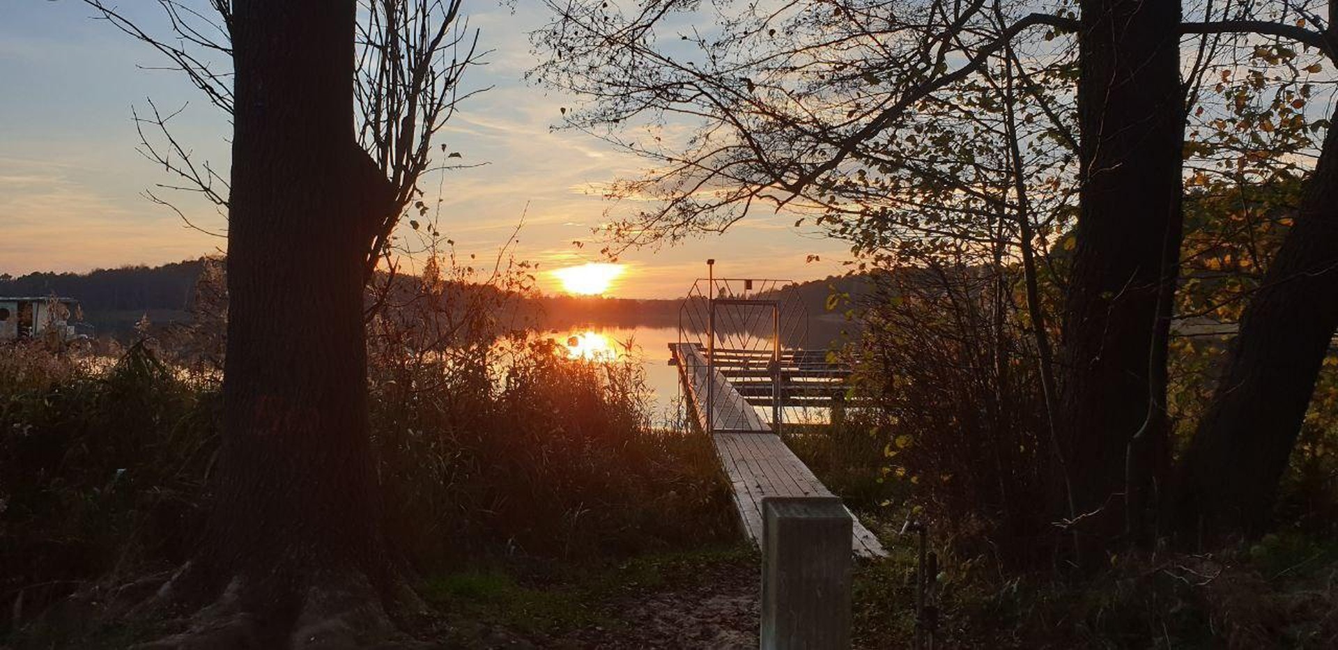 Ruhig, sicher und abseits von einer Stadt: Holzhaus Luxuslage im Wald eingebettet zwischen 3 Seen – Fürstenberg Havel OT Himmelpfort – Vorschaubild 8