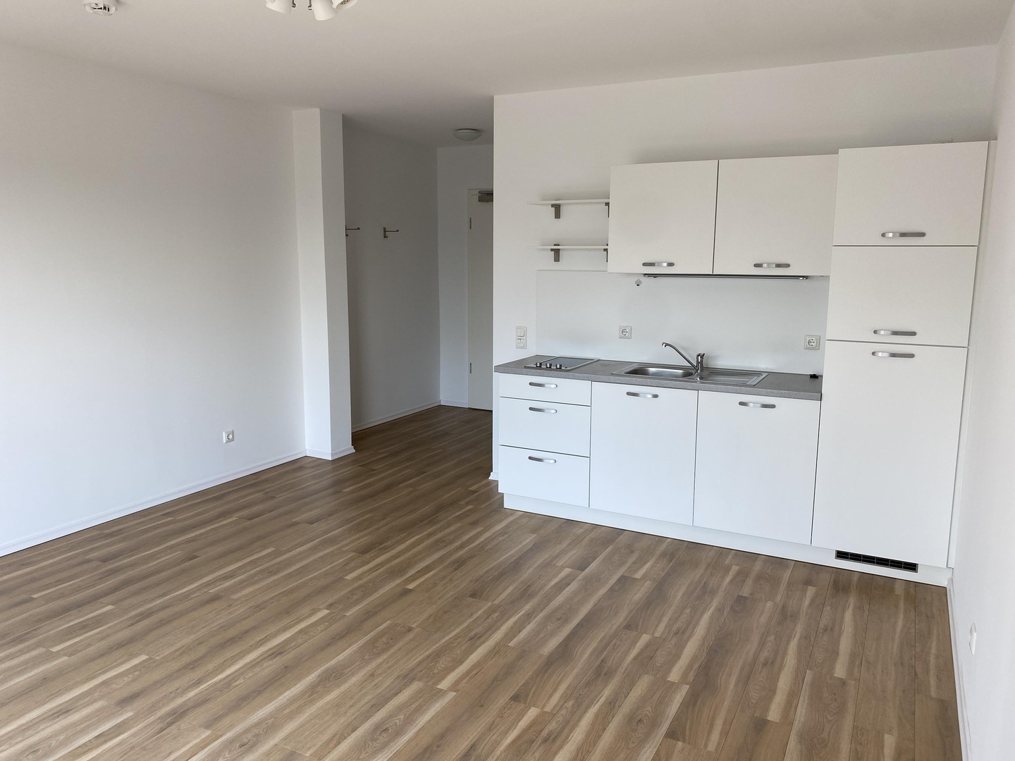 1-Zimmer-Apartment 35qm stadtnah mit großer Süd/West-Dachterrasse – provisionsfrei – Ingolstadt – Vorschaubild 2