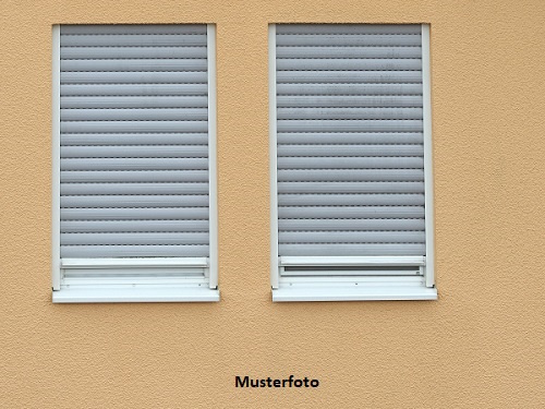 Einfamilien-Doppelhaushälfte, Terrassen und Carport