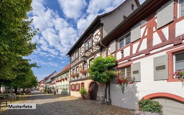 Großzügig gestaltetes Wohnhaus (7 Zimmer) + provisionsfrei +