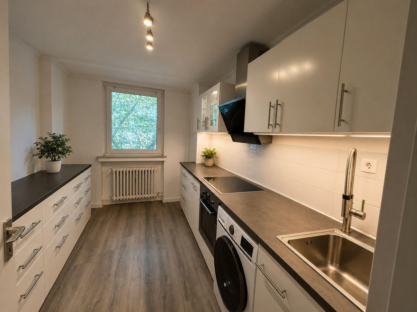 Zwei Zimmer Eigentumswohnung, ca. 67 m2, im Zentrum von Düsseldorf – Düsseldorf – Vorschaubild 4