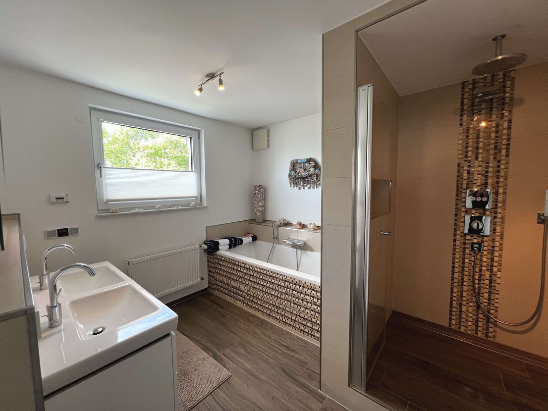 Exklusive, lichtdurchflutete Villa im Rüppurrer Märchenviertel, die keine Wünsche offen lässt – Karlsruhe, Baden – Vorschaubild 13