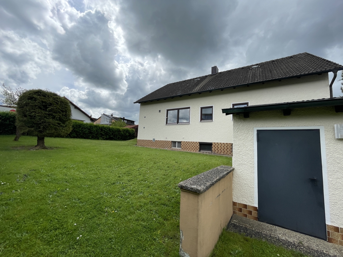 Einfamilienhaus in ruhiger Lage mit Terrasse und Balkon! – Pleystein – Vorschaubild 4