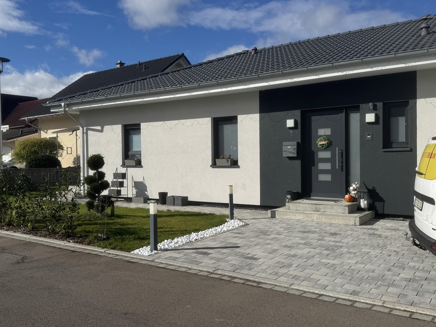 Moderner Bungalow – hochwertig ausgestattet, energieeffizient und naturnah