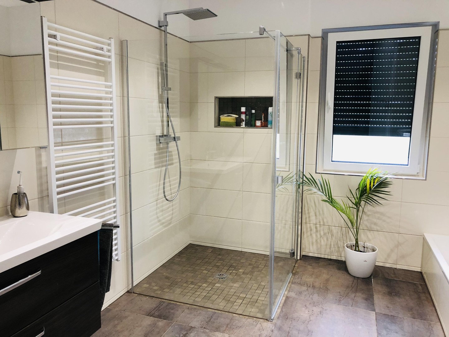 Moderner Bungalow – hochwertig ausgestattet, energieeffizient und naturnah – Geisingen – Vorschaubild 12