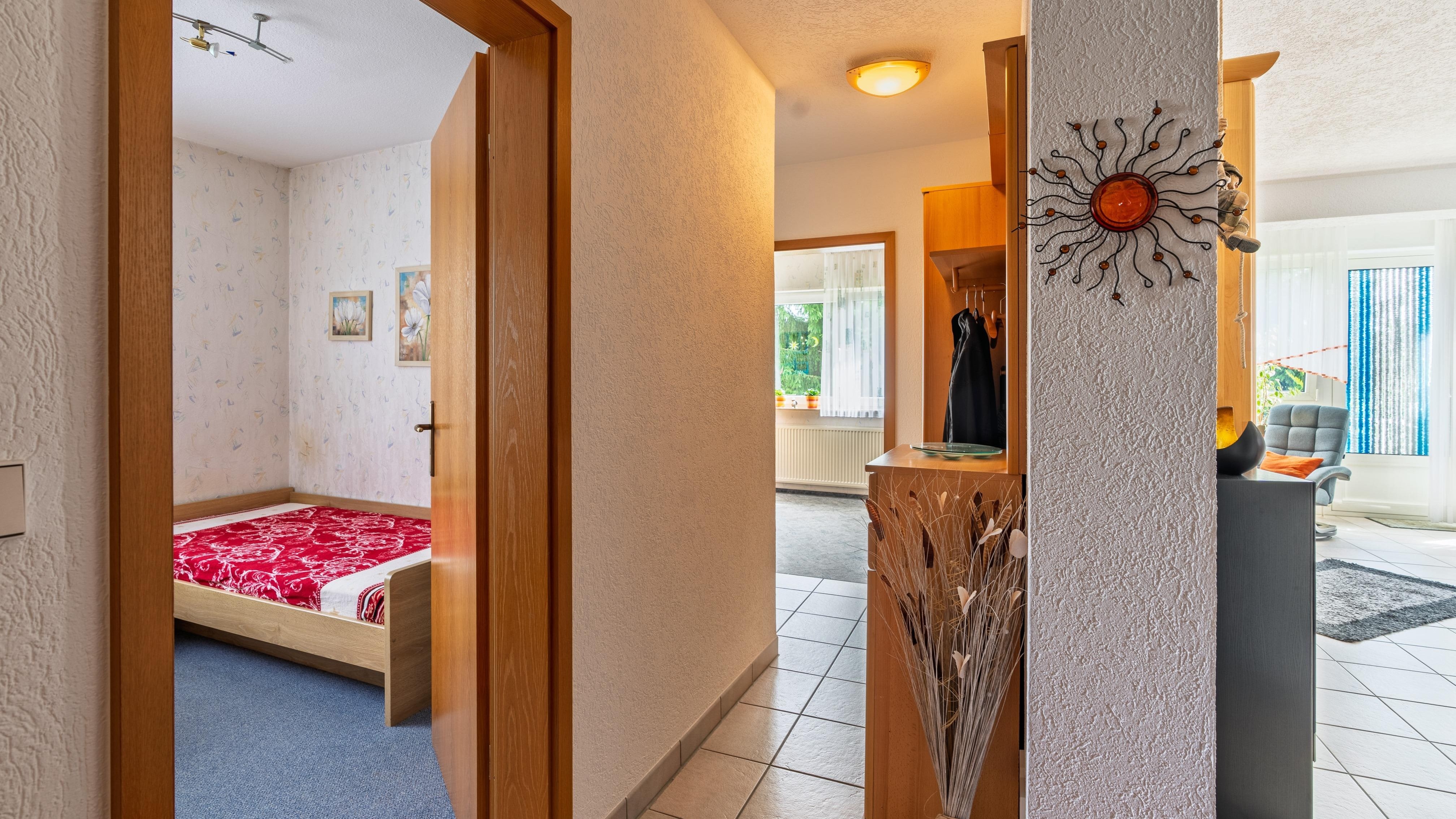 Familienfreundliches Zweifamilienhaus mit viel Platz und Potenzial – Heilbronn – Vorschaubild 11