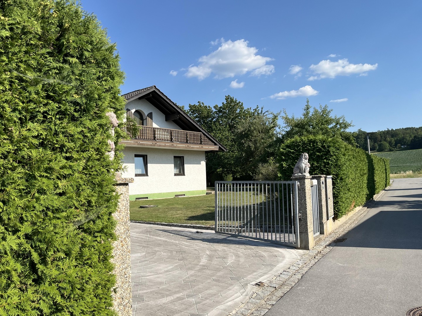 Großzügiger Bungalow mit Traumgrundstück, Dreifachgarage in Markt Eichendorf – provisionsfrei – Eichendorf – Vorschaubild 2