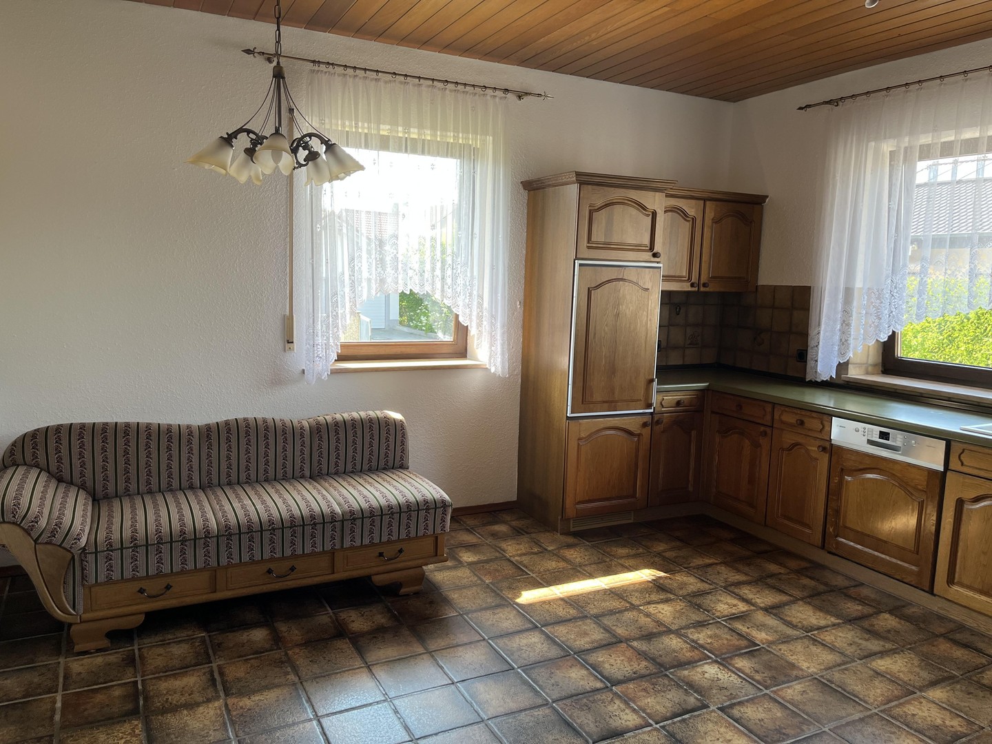 Großzügiger Bungalow mit Traumgrundstück, Dreifachgarage in Markt Eichendorf – provisionsfrei – Eichendorf – Vorschaubild 13
