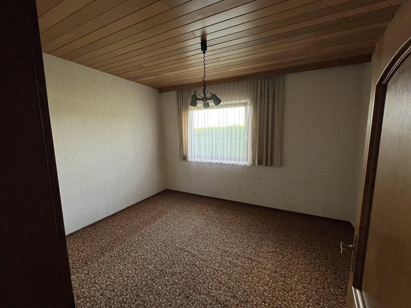 Großzügiger Bungalow mit Traumgrundstück, Dreifachgarage in Markt Eichendorf – provisionsfrei – Eichendorf – Vorschaubild 20