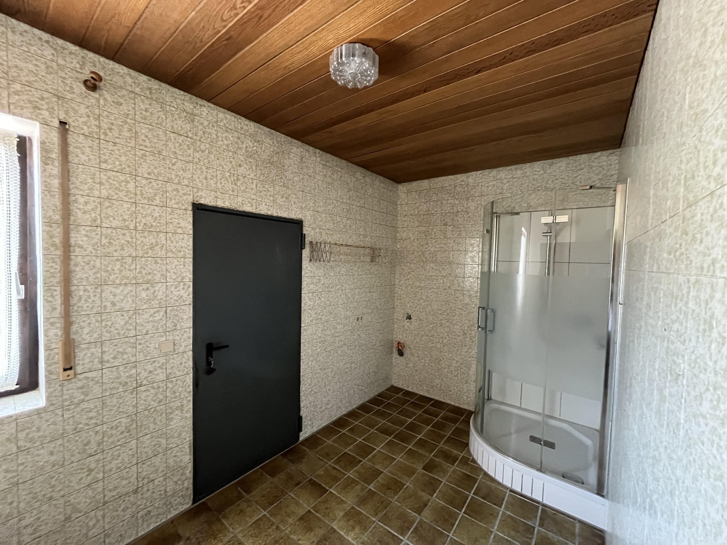 Großzügiger Bungalow mit Traumgrundstück, Dreifachgarage in Markt Eichendorf – provisionsfrei – Eichendorf – Vorschaubild 24