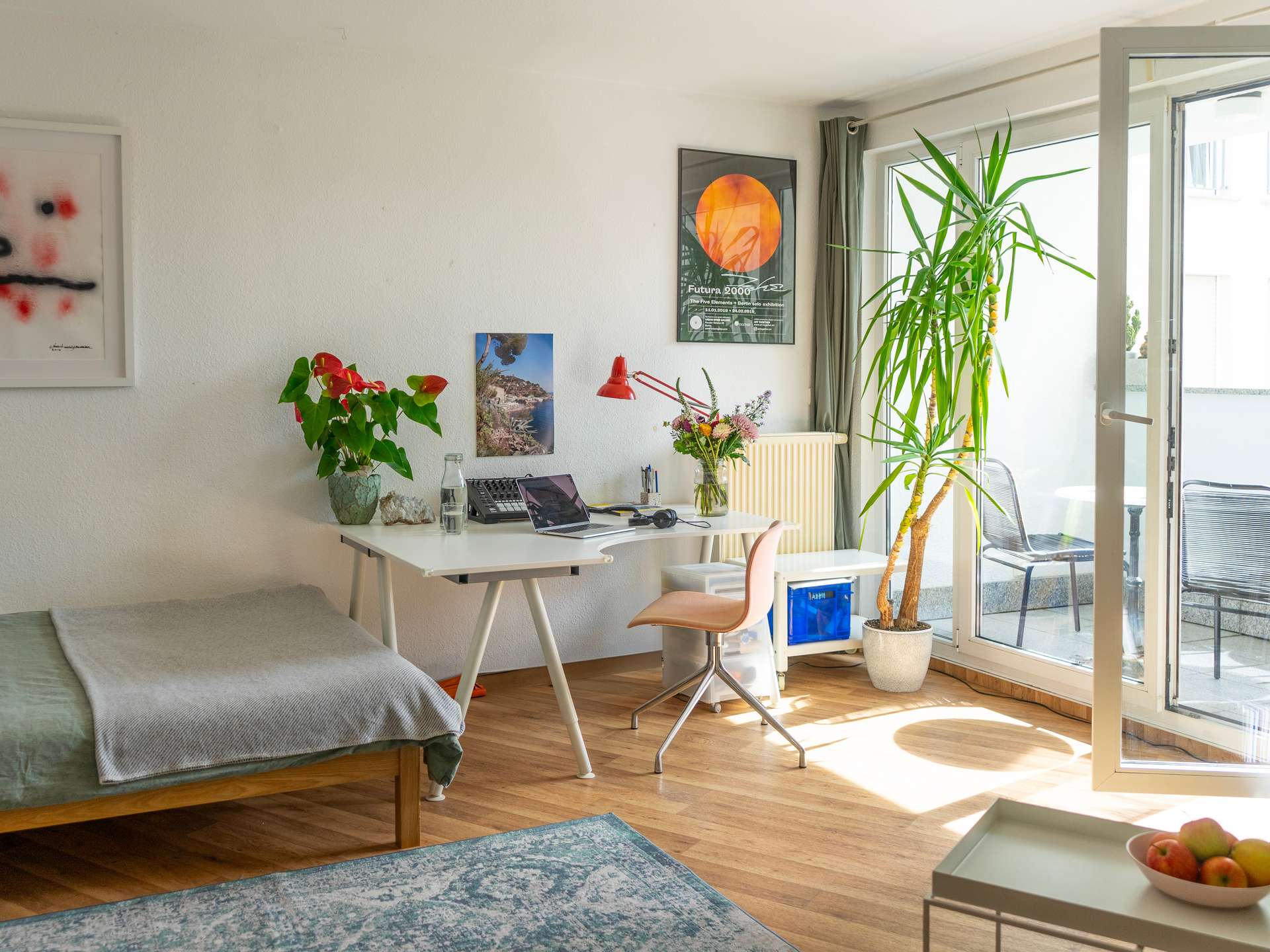 Helle 1-Zimmer-Wohnung mit Südwest-Loggia zwischen Mitte und Kreuzberg – Berlin – Bild 1 von 12