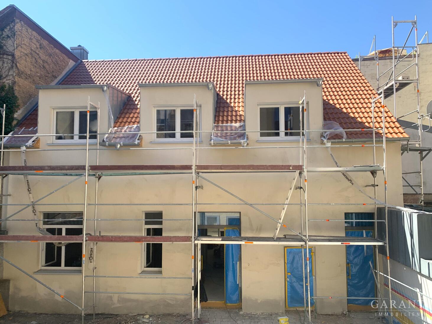 Sanierte, barrierearme Erdgeschosswohnung mit 40 qm Terrasse und hohen Räumen – Karlsruhe – Vorschaubild 3