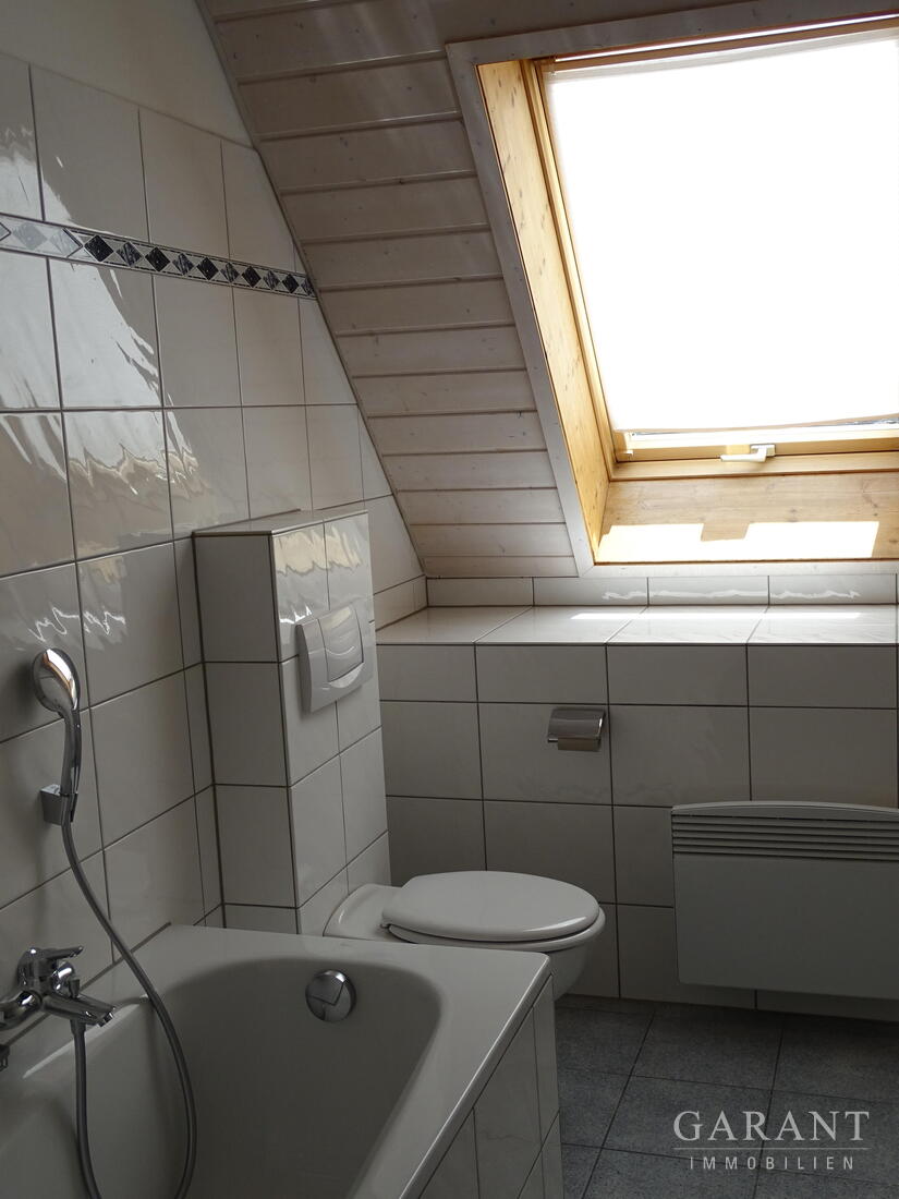 Charaktervolles Mehrfamilienhaus, eingebettet in einen großzügigen Park - geniale Kapitalanlage! – Zell im Wiesental – Vorschaubild 15