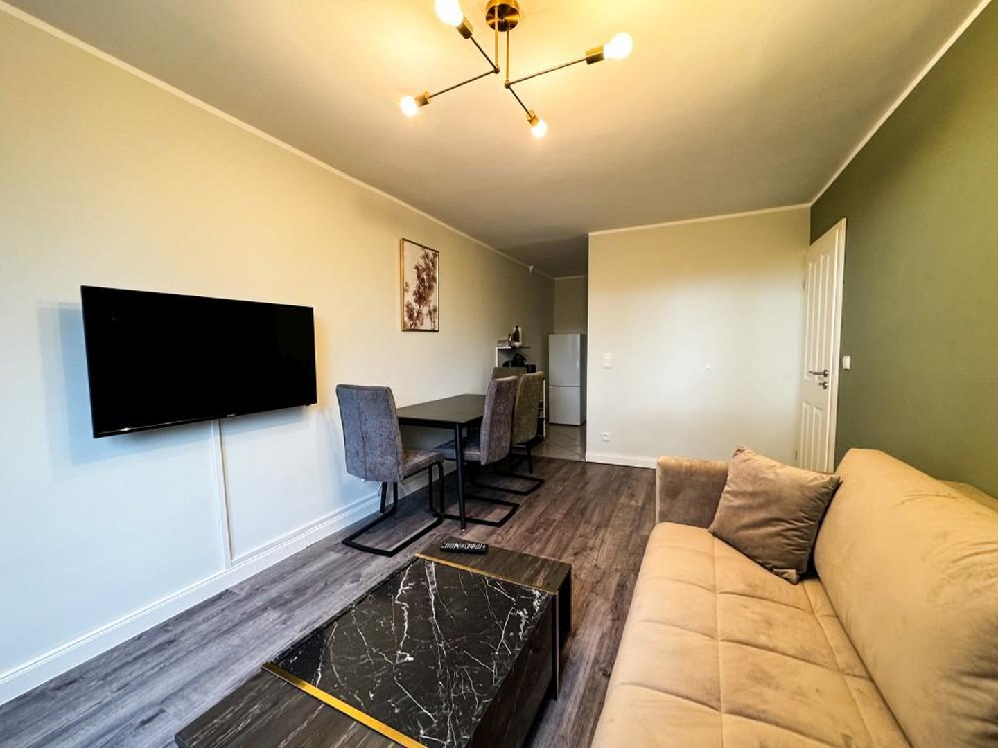 Voll möbliertes 2 1/2 Zimmer Apartment mit Balkon und High-Speed-Internet – Hannover – Vorschaubild 14