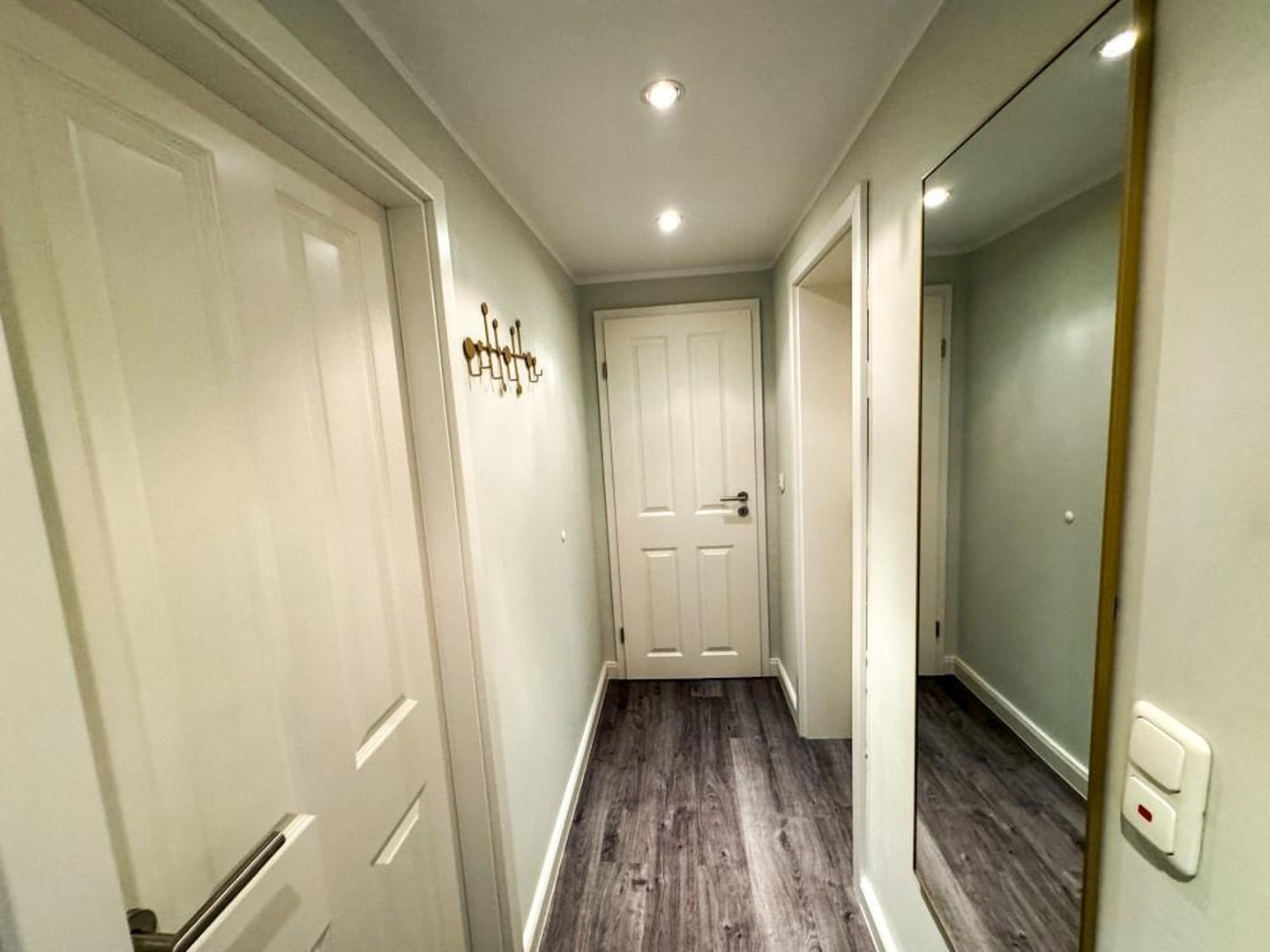 Voll möbliertes 2 1/2 Zimmer Apartment mit Balkon und High-Speed-Internet – Hannover – Vorschaubild 7