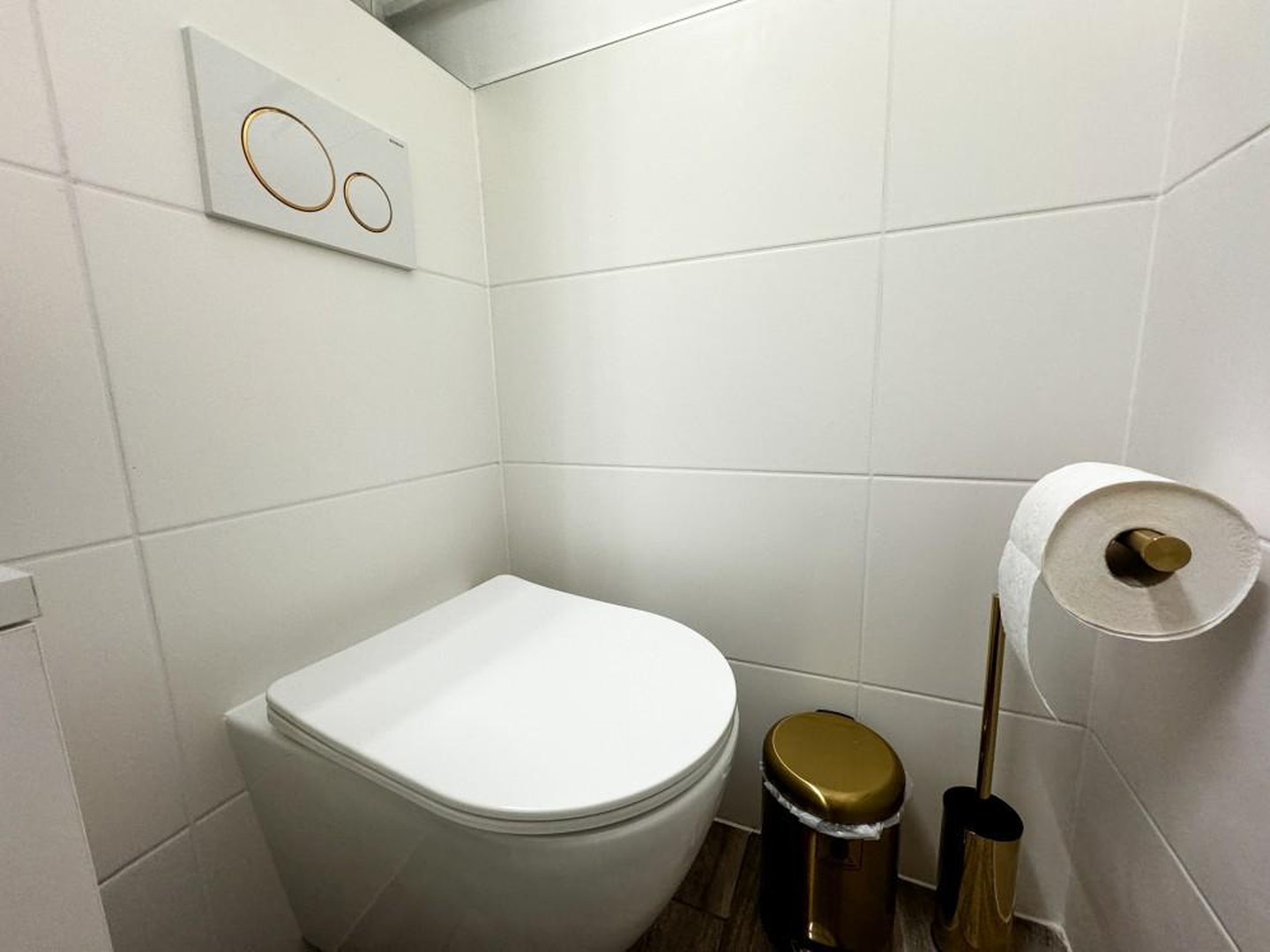 Voll möbliertes 2 1/2 Zimmer Apartment mit Balkon und High-Speed-Internet – Hannover – Vorschaubild 10