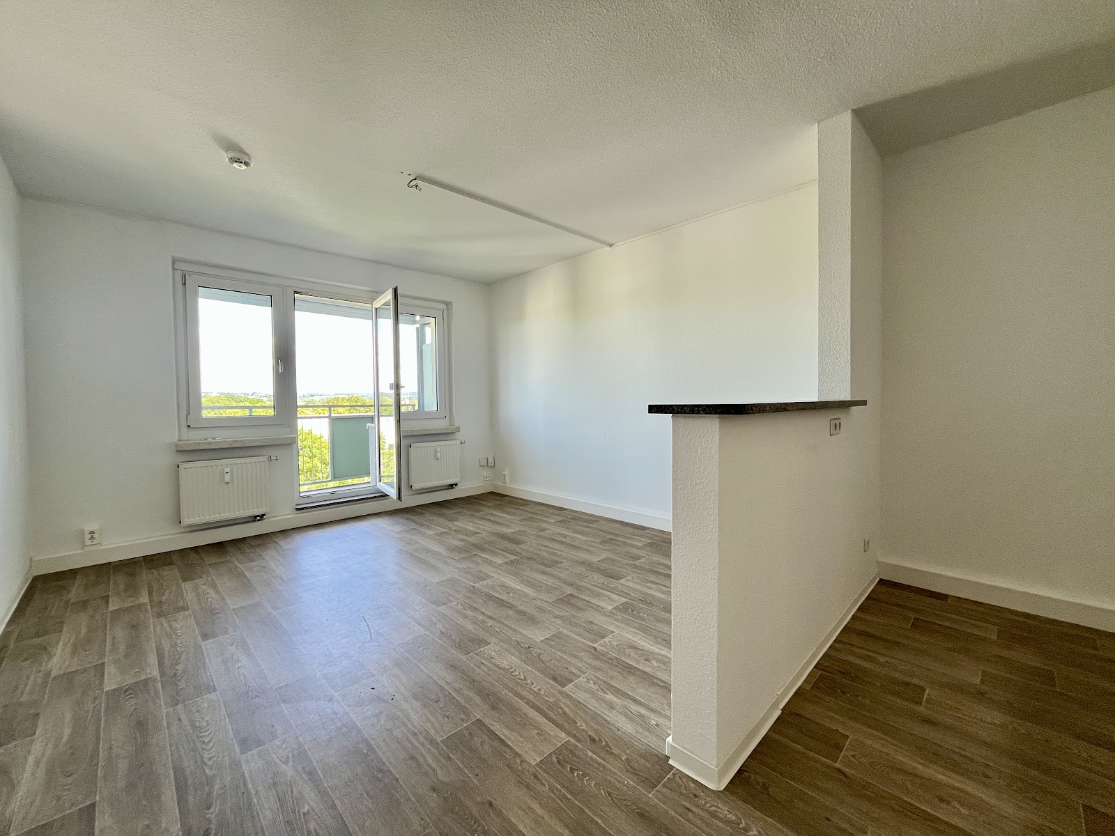 Ihr neues Familiennest: Balkon mit Parkblick, helle Räume, naturnahe Lage – Chemnitz – Vorschaubild 3