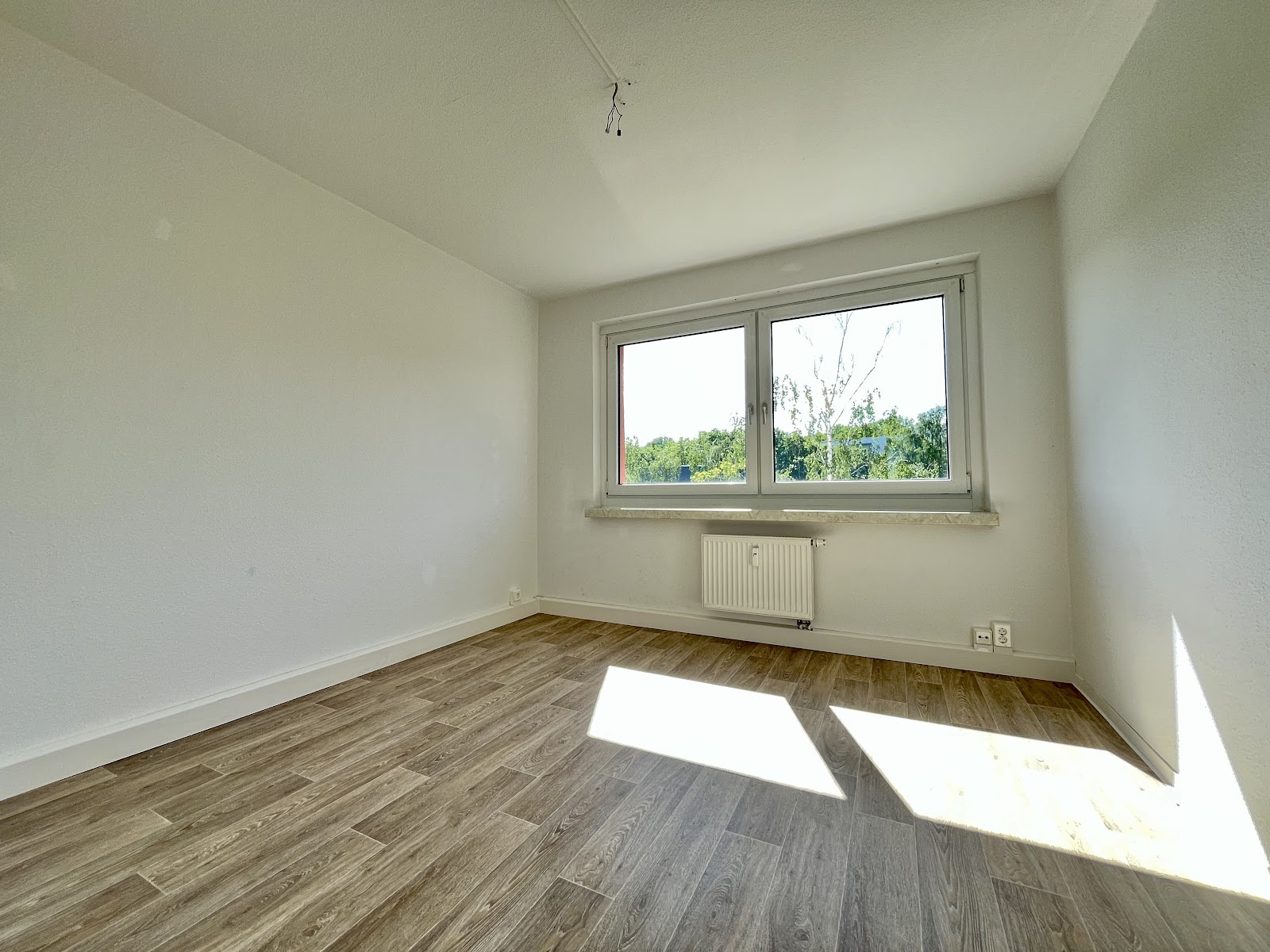 Ihr neues Familiennest: Balkon mit Parkblick, helle Räume, naturnahe Lage – Chemnitz – Vorschaubild 4