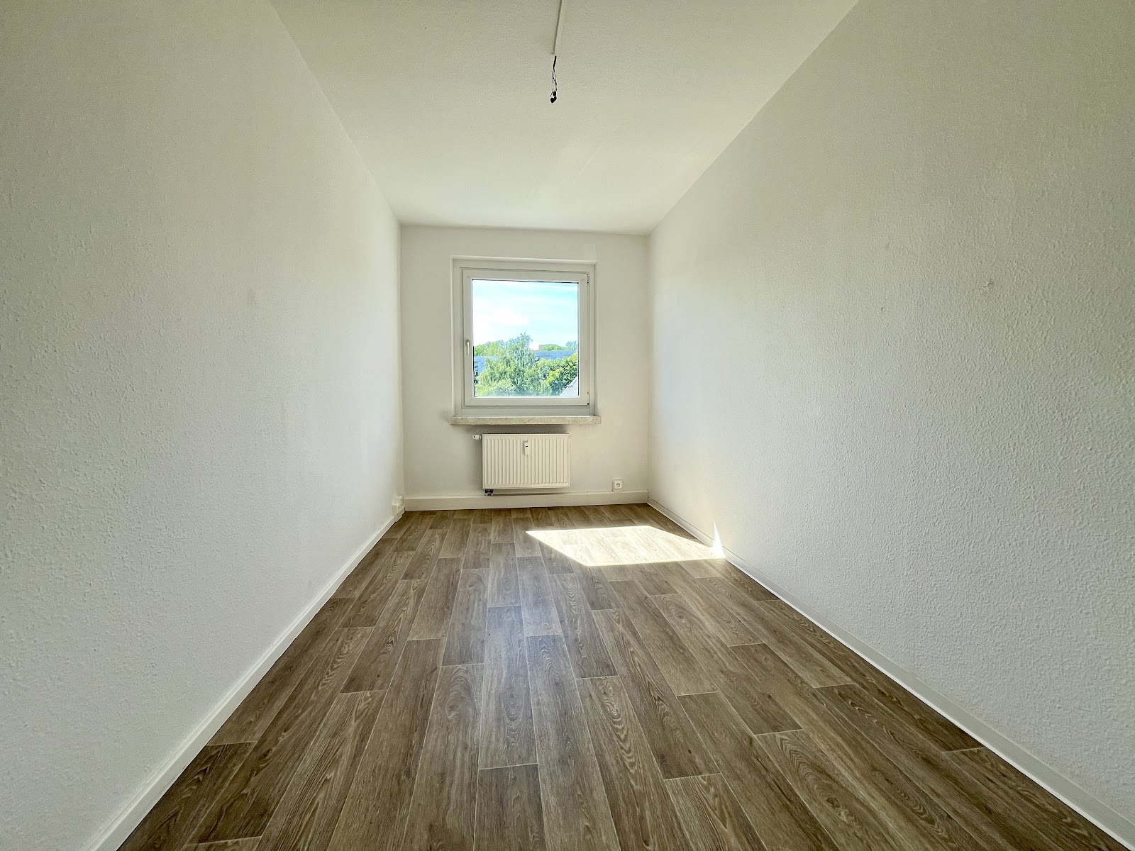 Ihr neues Familiennest: Balkon mit Parkblick, helle Räume, naturnahe Lage – Chemnitz – Vorschaubild 5