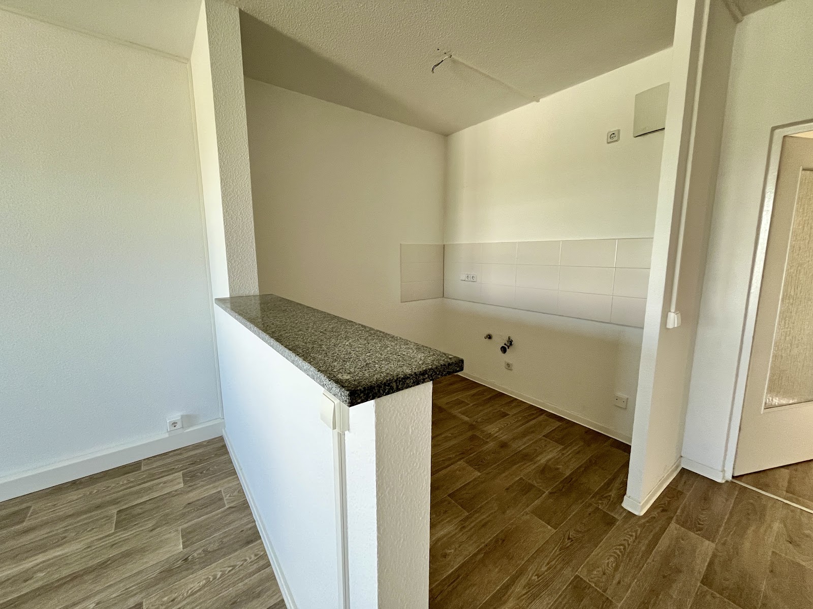 Ihr neues Familiennest: Balkon mit Parkblick, helle Räume, naturnahe Lage – Chemnitz – Vorschaubild 6