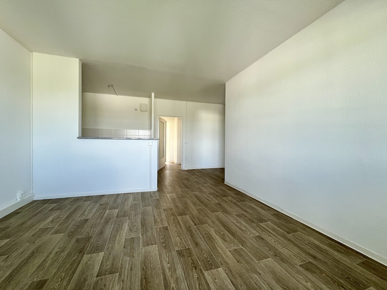 Ihr neues Familiennest: Balkon mit Parkblick, helle Räume, naturnahe Lage – Chemnitz – Vorschaubild 8
