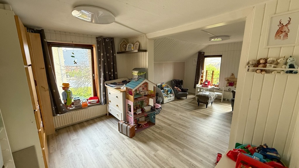 Wohnhaus mit viel Wohnfläche, Doppelgarage mit Abstellraum und Terrasse in Munkwolstrup – Oeversee – Vorschaubild 16