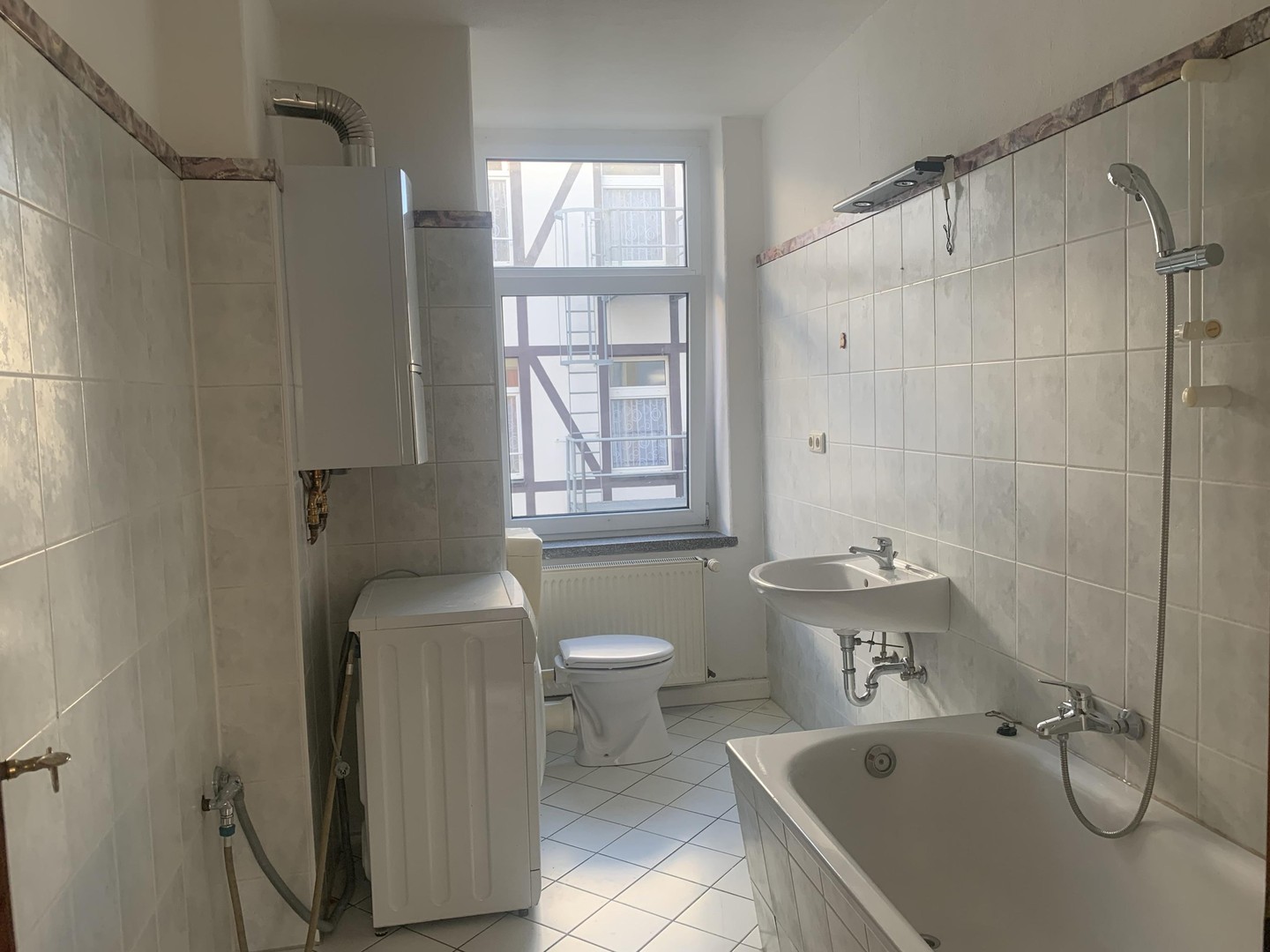 37,5 qm Altbau-Charme in schöner, ruhiger, aber noch zentraler Lage – Magdeburg – Vorschaubild 5