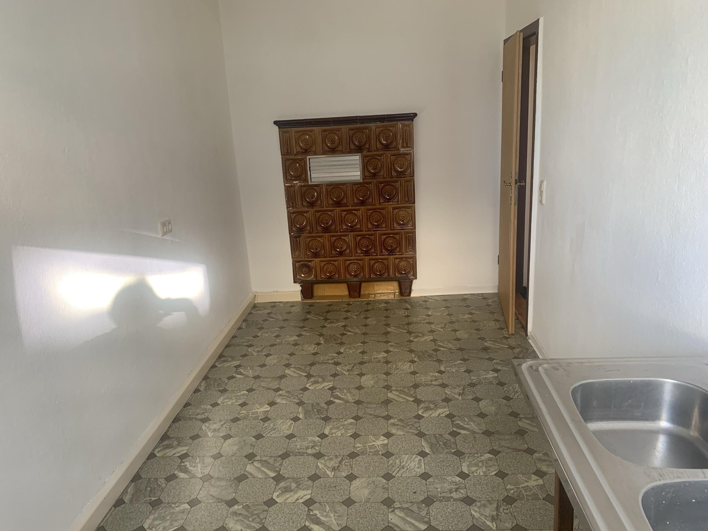 37,5 qm Altbau-Charme in schöner, ruhiger, aber noch zentraler Lage – Magdeburg – Vorschaubild 7