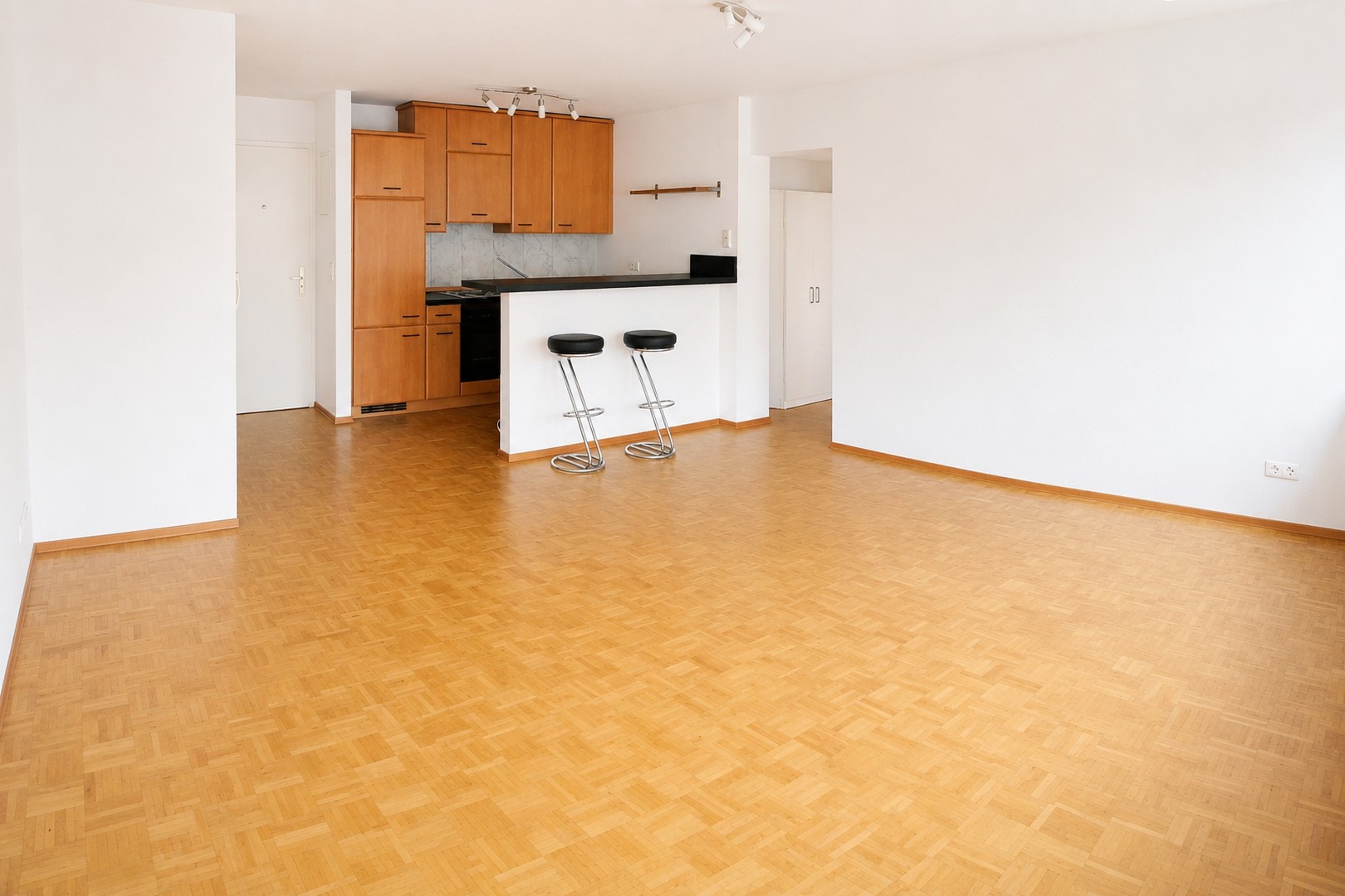 Provisionfrei: Bezugsfreie, helle 2-Zimmer-Wohnung mit Aufzug in begehrter Lage Stuttgart-West – Stuttgart – Vorschaubild 2