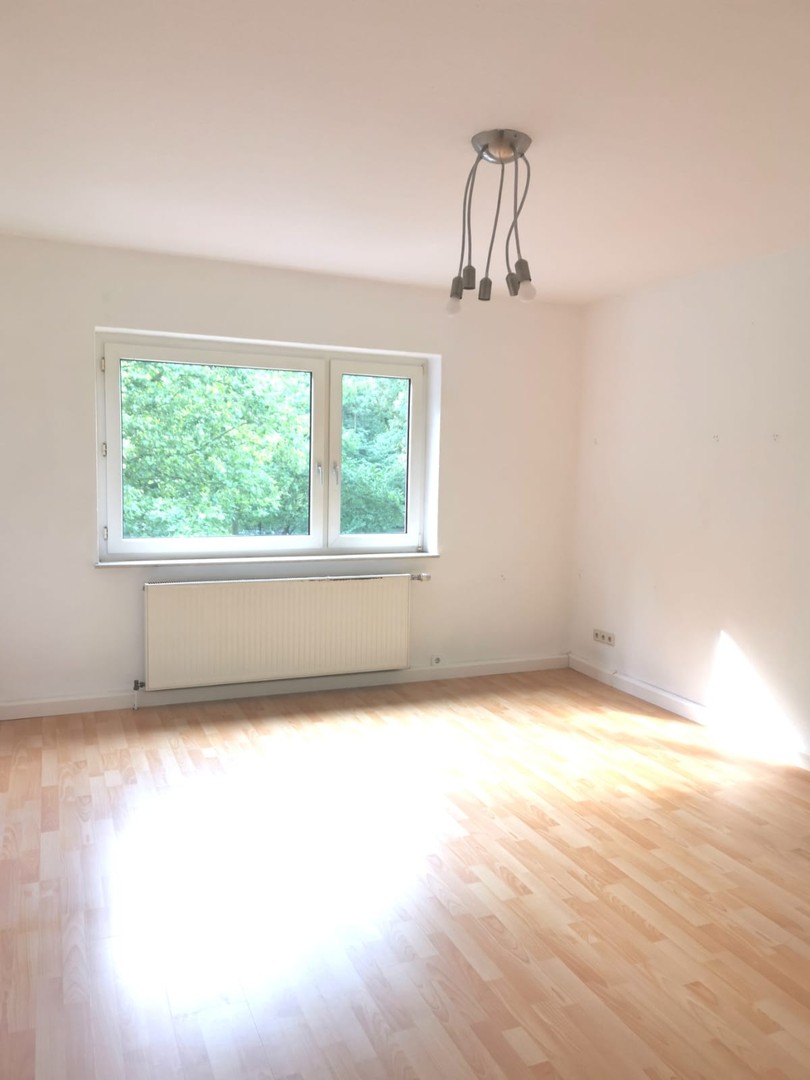 Uninähe, 2 Zimmer, Wohnküche, Einbauküche, begehbarer Kleiderschrank,Gartennutzung, Fernblick......