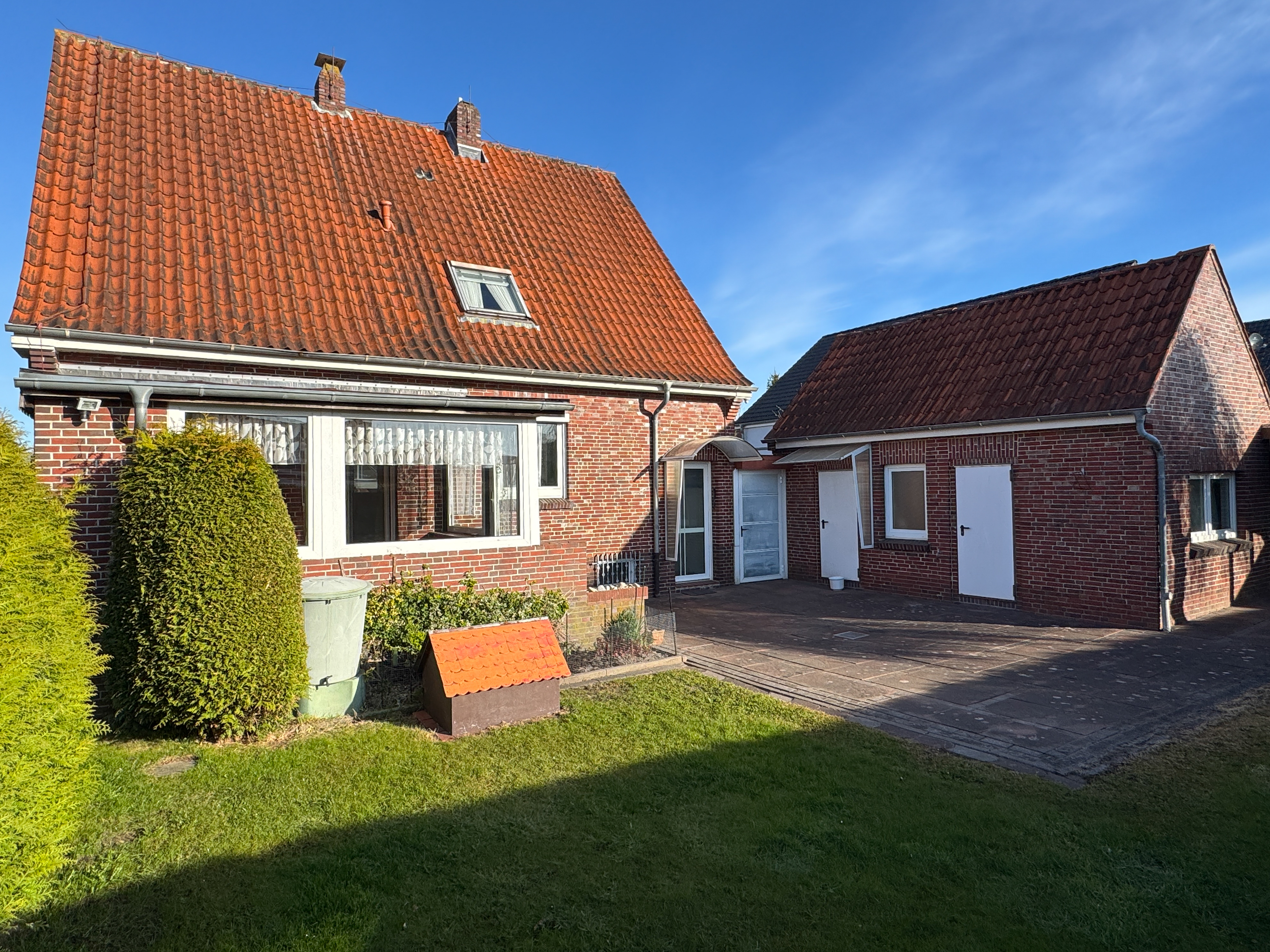 Ruhige Lage in Jever: Charmantes Haus mit viel Nutzfläche und kleinen Schönheitsfehlern! – Jever – Vorschaubild 3