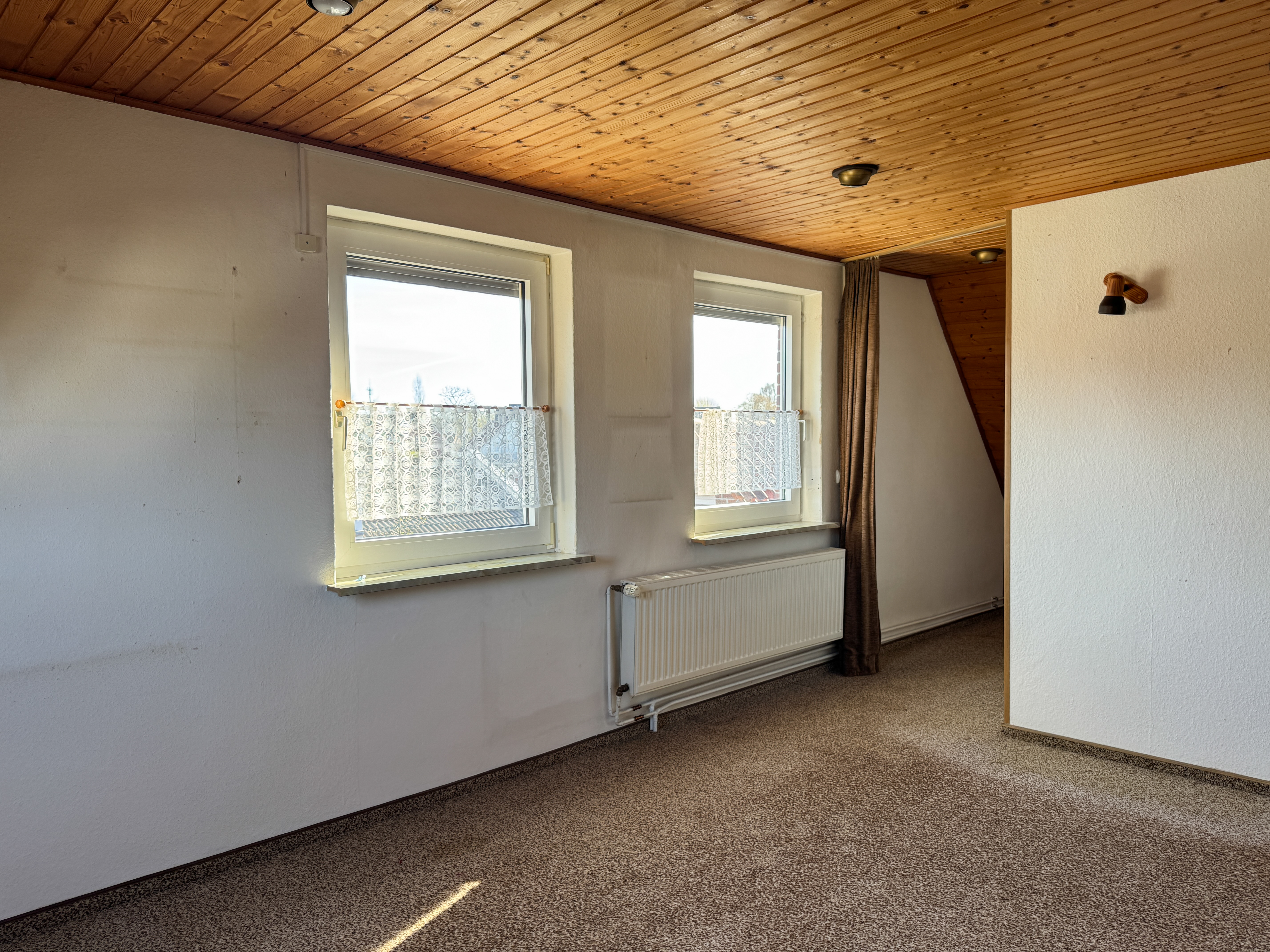 Ruhige Lage in Jever: Charmantes Haus mit viel Nutzfläche und kleinen Schönheitsfehlern! – Jever – Vorschaubild 12