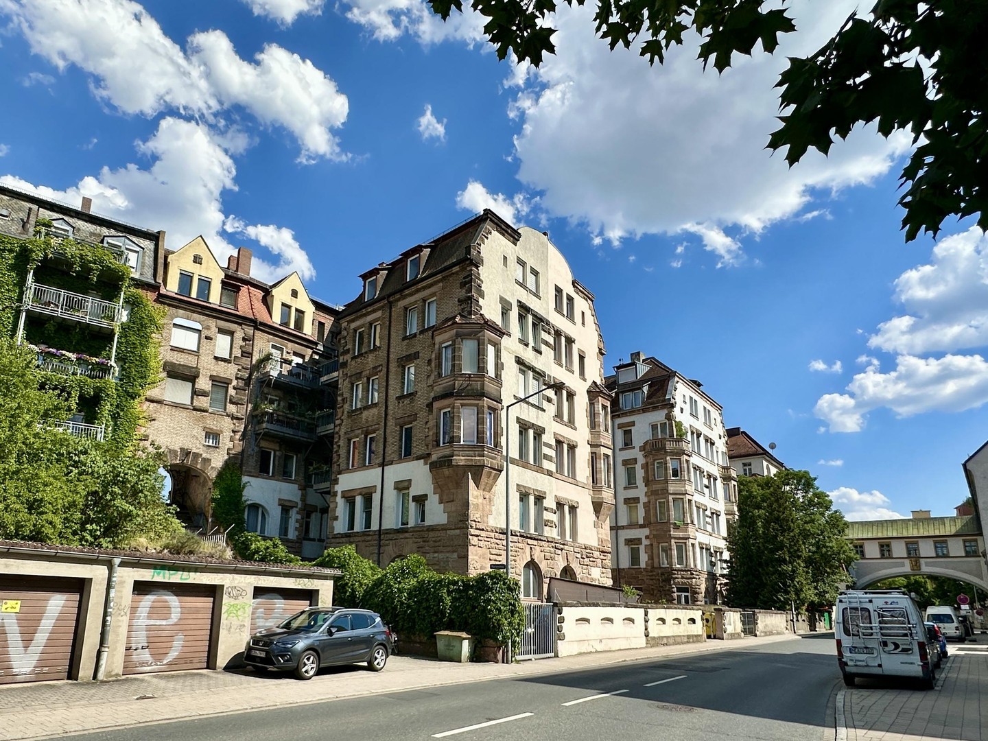 Neuwertige 2-Zi.-Dachgeschosswohnung mit Terrasse und Blick zur Uferpromenade Fürth