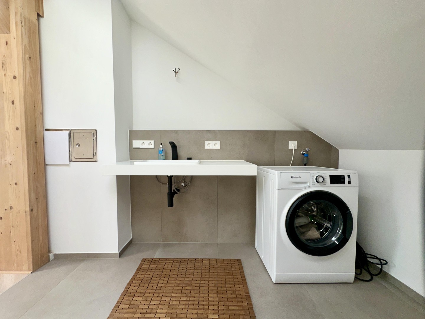 Neuwertige 2-Zi.-Dachgeschosswohnung mit Terrasse und Blick zur Uferpromenade Fürth – Fürth – Vorschaubild 10
