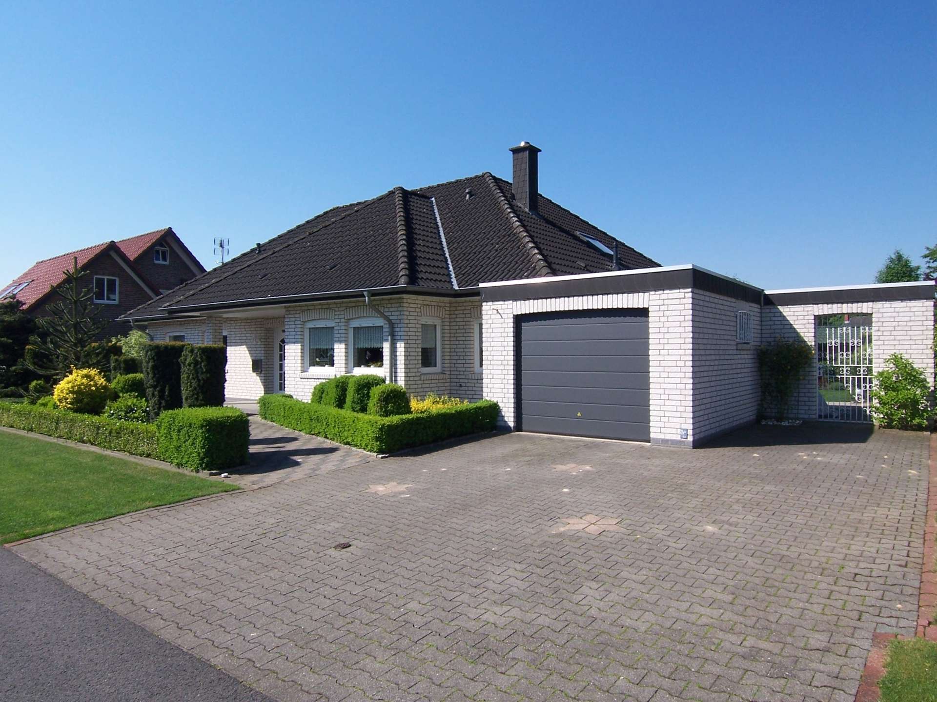 Käufer Provisionsfrei! Top Wohnqualität in ruhiger Lage – Winkelwalmdachbungalow mit Charme – Kluse – Vorschaubild 2
