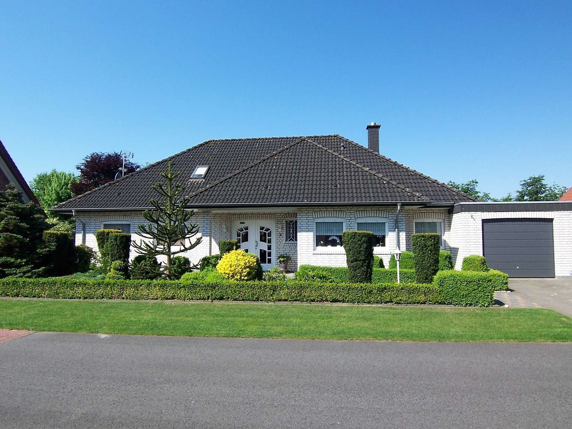 Käufer Provisionsfrei! Top Wohnqualität in ruhiger Lage – Winkelwalmdachbungalow mit Charme – Kluse – Vorschaubild 3